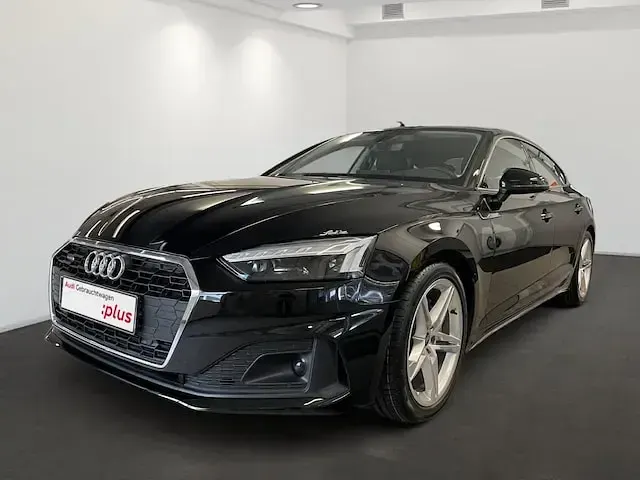 Gebraucht Audi A5 Sportback Basis 204 PS (150 kW) 2023 Brillantschwarz Kleinwagen