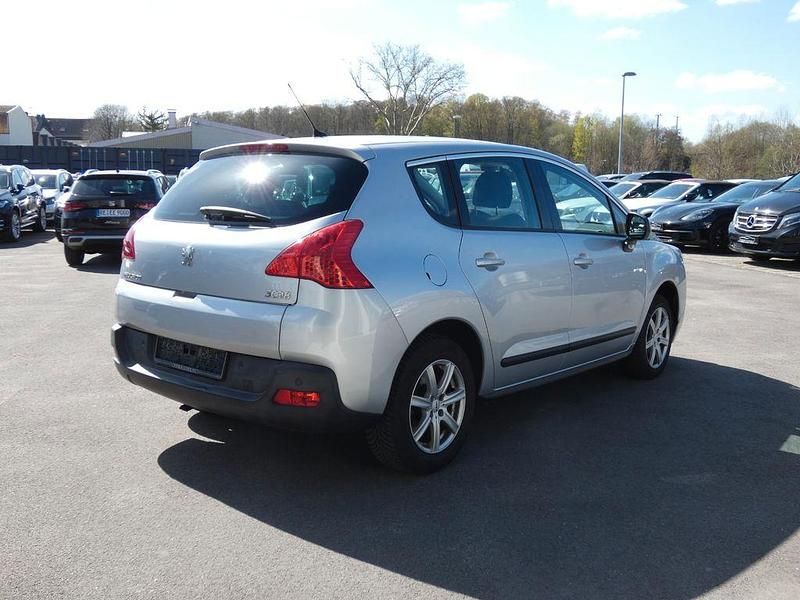 Gebraucht Peugeot 3008 Active 156 PS (114 kW) 2012 Silber Kombi
