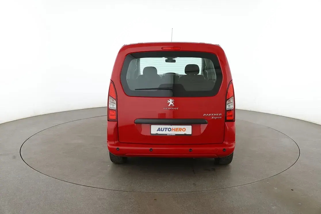 Gebraucht Peugeot Partner Active 98 PS (72 kW) 2018 Rot Van / Kleinbus