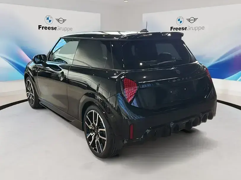 Używany Mini Cooper 156 KM (114 kW) 2024 Czarny Hatchback