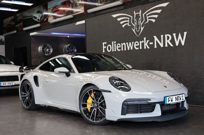 Grau Gebraucht 2021 Porsche 911 Turbo S Coupé | 249.992 € - Bild 1/4