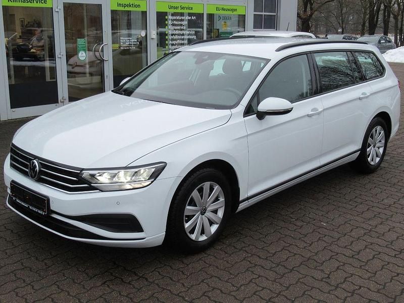 Weiß Gebraucht 2022 VW Passat Conceptline Kombi | 22.980 € (Guter Preis) - Bild 1/4