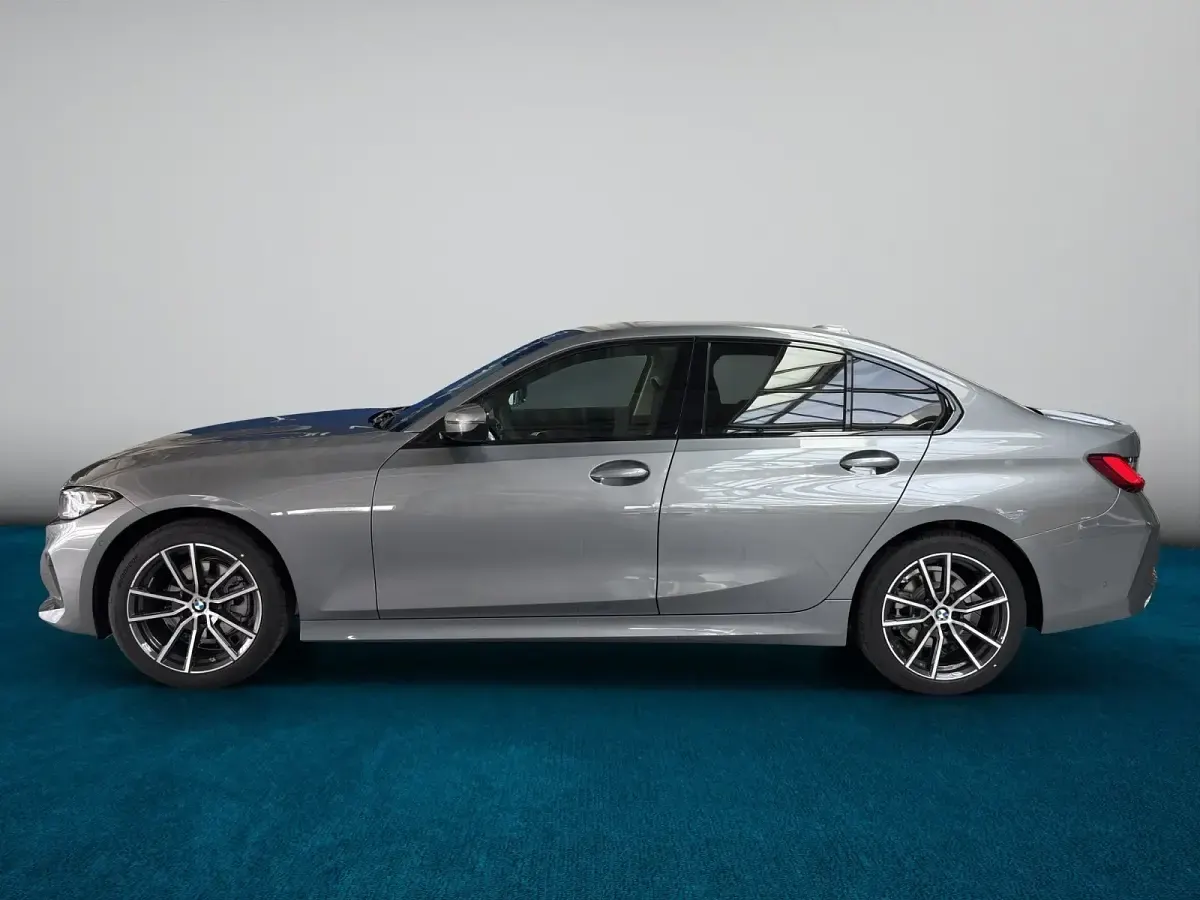 Neu BMW 320 Shadowline 190 PS (139 kW) 2026 Grau Limousine