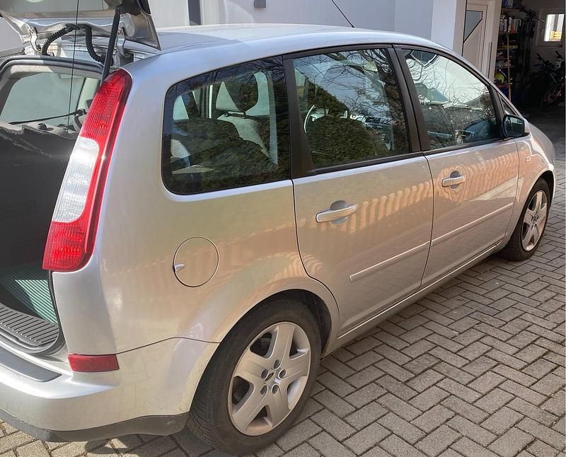 Gebraucht Ford Focus Style 101 PS (74 kW) 2007 Grau Kombi