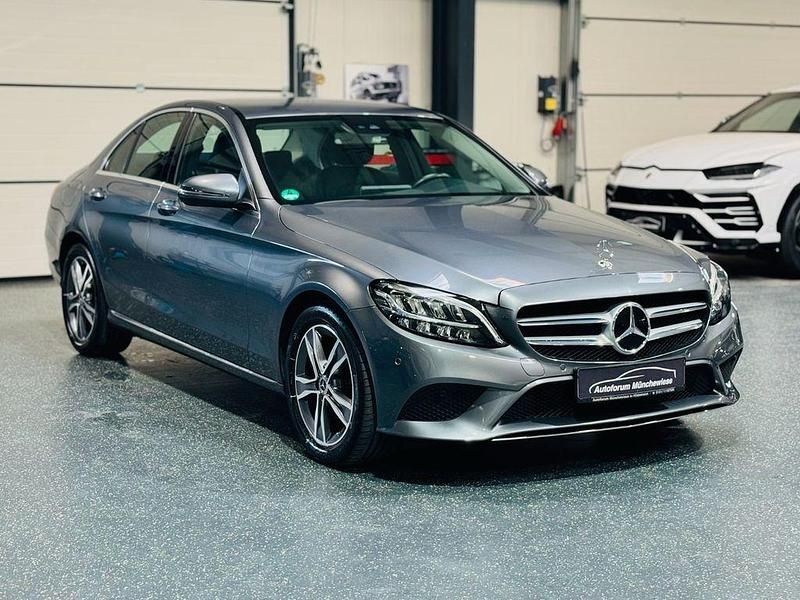 Grau Gebraucht 2019 Mercedes C180 Avantgarde Limousine | 22.880 € (Guter Preis) - Bild 1/4