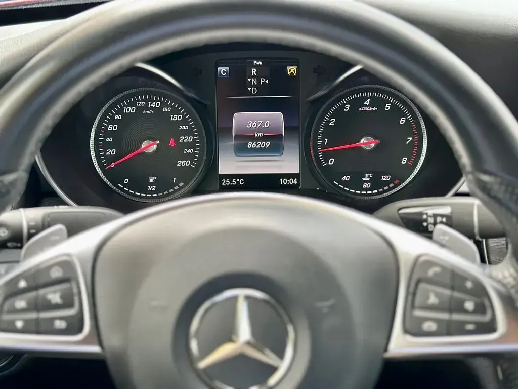 Gebraucht Mercedes C250 AMG line 211 PS (155 kW) 2017 Rot