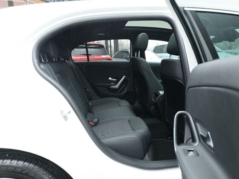 Gebraucht Mercedes A250 Advanced 164 PS (120 kW) 2024 Weiss / polarweiß Limousine