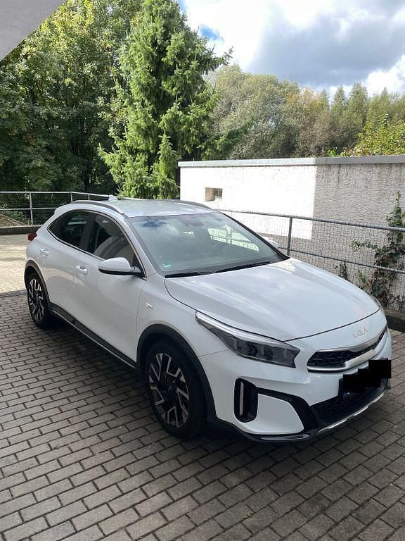 Weiß Gebraucht 2023 Kia XCeed Vision SUV | 19.900 € (Fairer Preis) - Bild 1/4