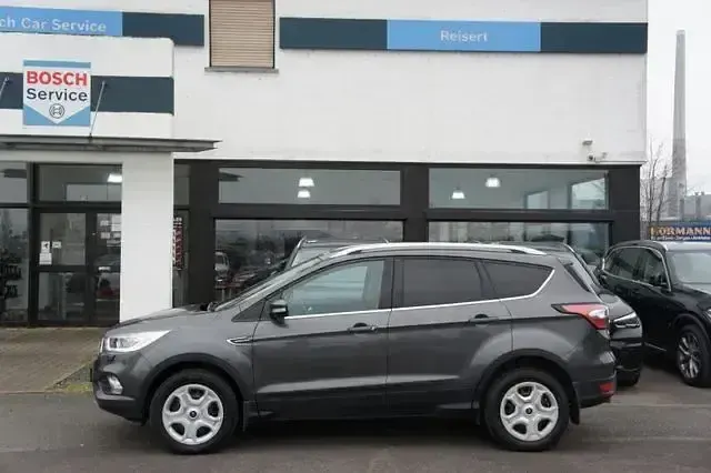 Usado Ford Kuga 150 HP (110 kW) 2020 Cinzento SUV