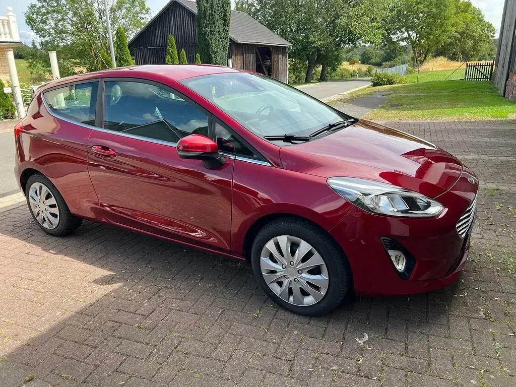 Gebraucht Ford Fiesta Titanium 101 PS (74 kW) 2018 Rot Kleinwagen