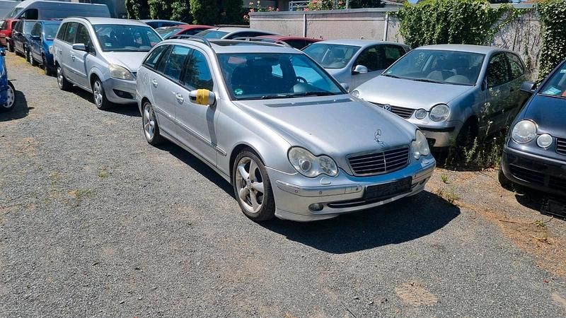 Silber Gebraucht 2003 Mercedes C200 Avantgarde Kombi | 999 € (Guter Preis) - Bild 1/4