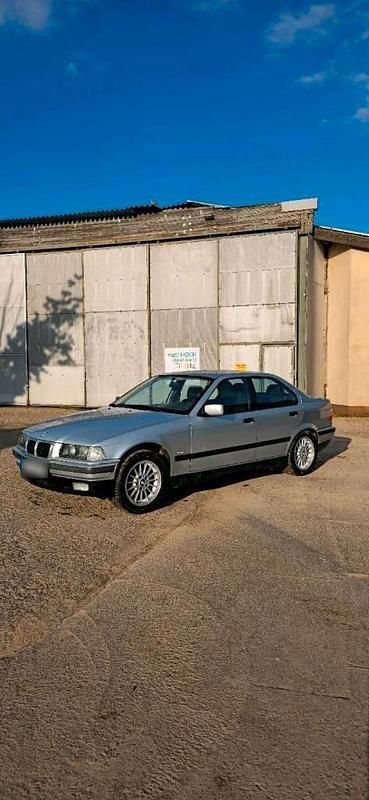 Second-hand BMW 323 170 CP (125 kW) 1998 Argintiu Berlinǎ