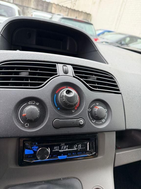 Gebraucht Renault Kangoo Authentique 87 PS (63 kW) 2010 Weiß Van / Kleinbus