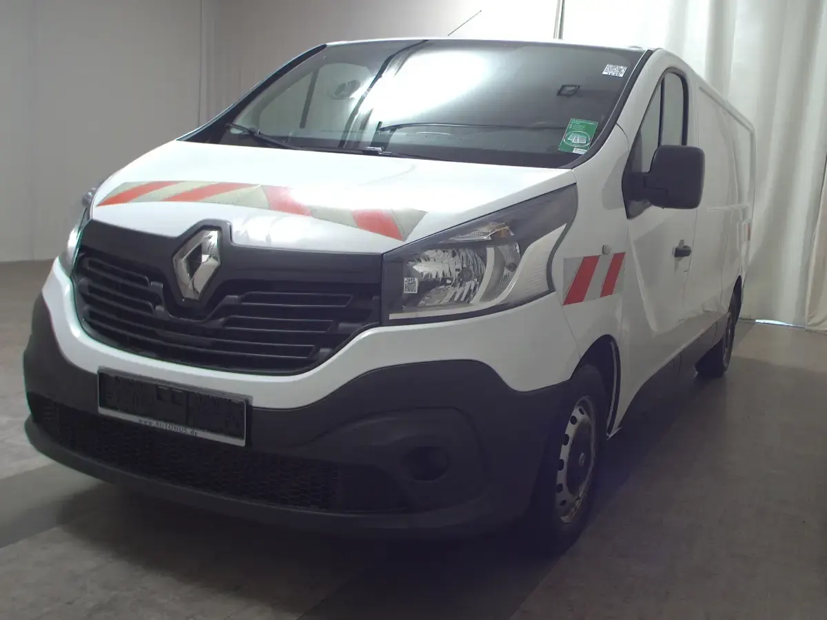 Second-hand Renault Trafic 121 CP (88 kW) 2018 Alb Monovolum