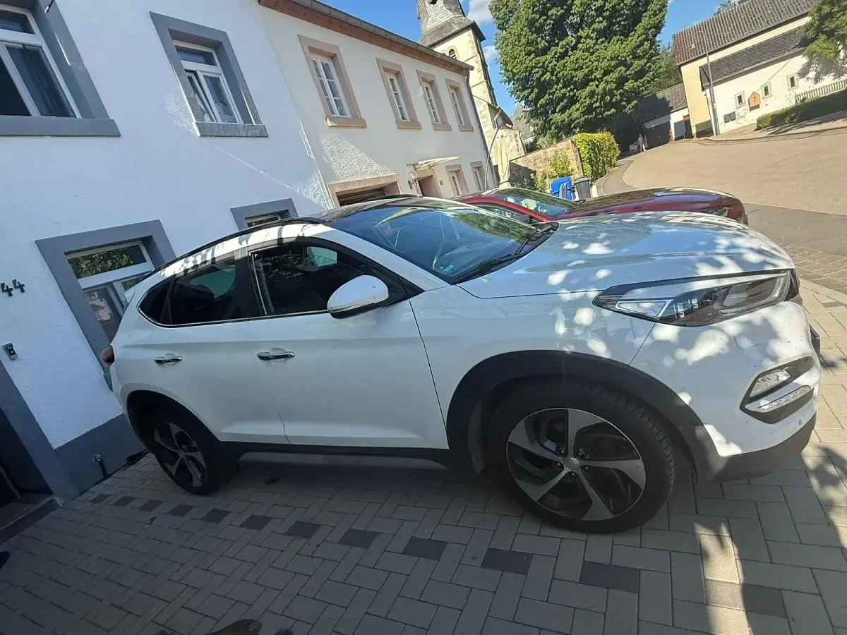 Gebraucht Hyundai Tucson 185 PS (136 kW) 2017 Weiß SUV