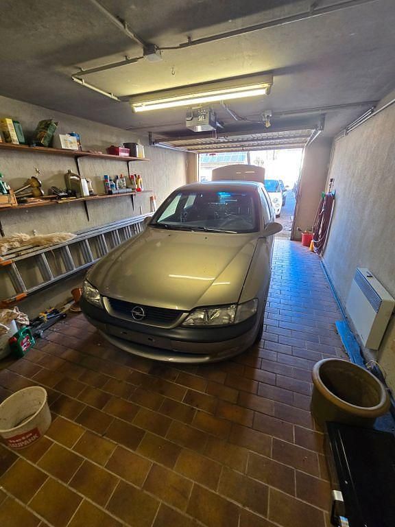 Grau Gebraucht 1998 Opel Vectra Limousine | 2.100 € (Fairer Preis) - Bild 1/4