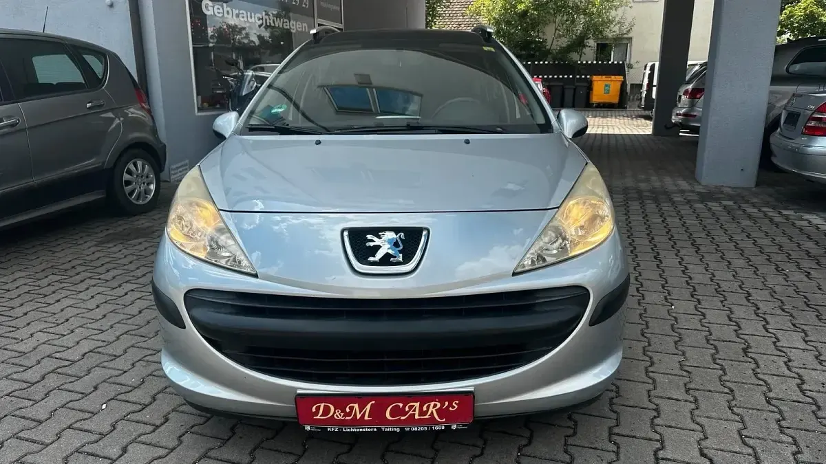 Gebraucht Peugeot 207 Tendance 95 PS (69 kW) 2008 Lackierung alumin Kombi