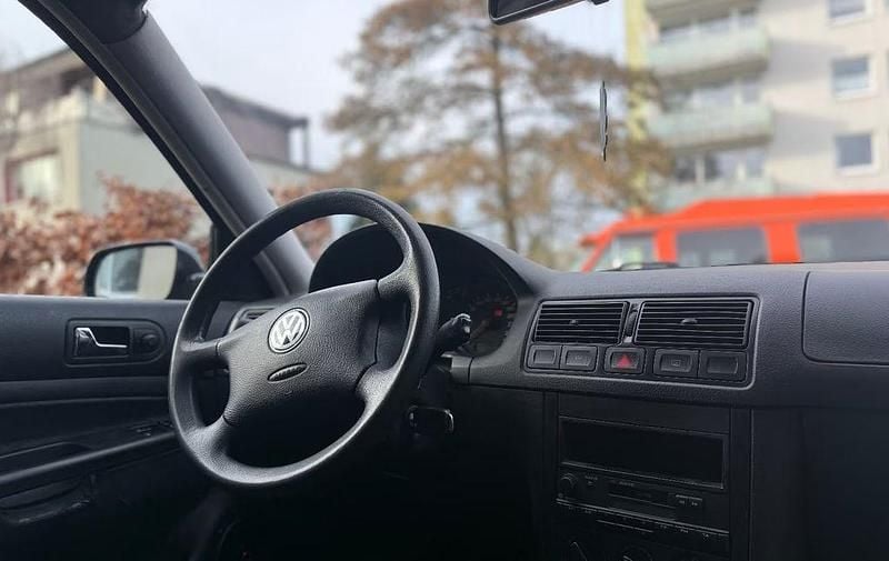 Gebraucht VW Golf IV 105 PS (77 kW) 2001 Schwarz Limousine