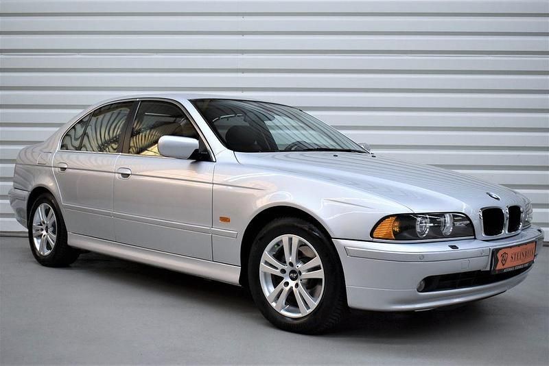 Silber Gebraucht 2003 BMW 525 Limousine | 14.990 € - Bild 1/4