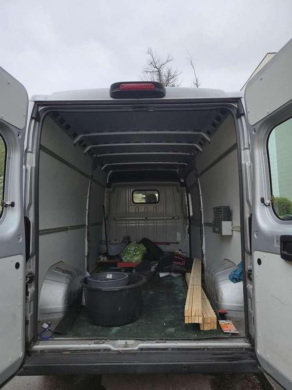Gebraucht Peugeot Boxer 140 PS (102 kW) 2022 Grau Van