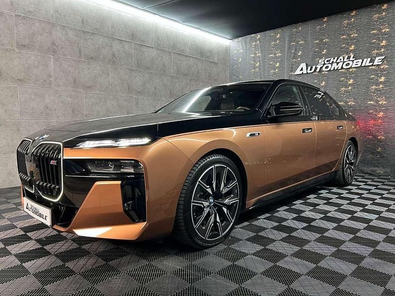 03my m twotone lack. saphirsc Gebraucht 2024 BMW i7 Executive Limousine | 189.890 € - Bild 1/4