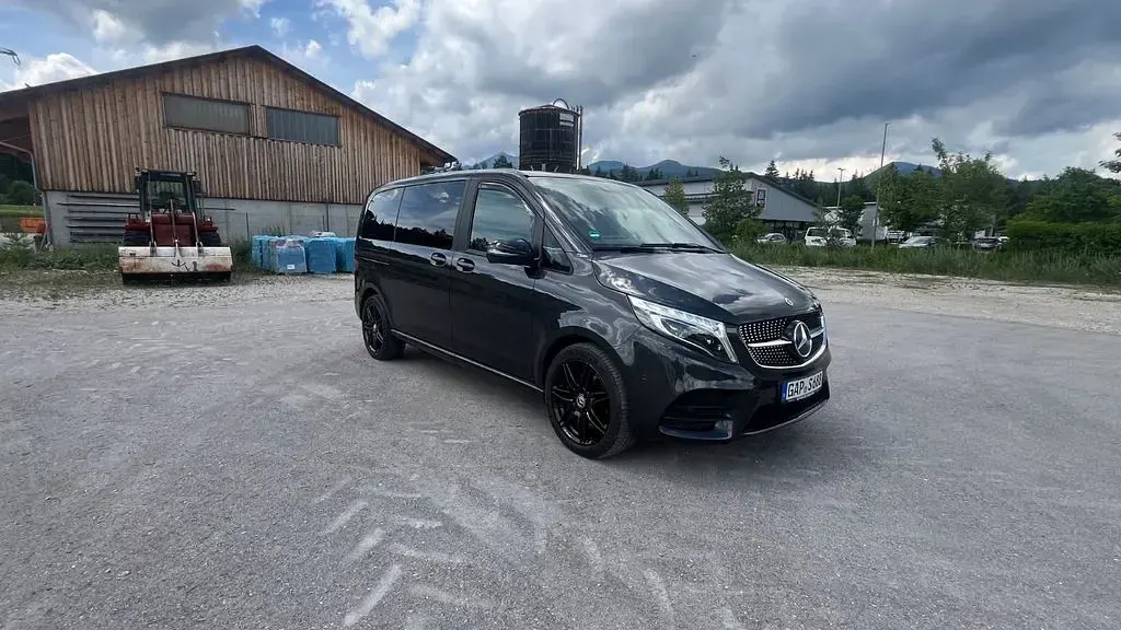 Gebraucht Mercedes V300 237 PS (174 kW) 2022 Grau Van / Kleinbus