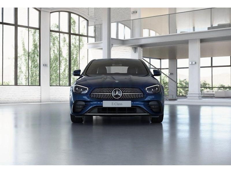 Gebraucht Mercedes E300 AMG 320 PS (235 kW) 2021 Blau Limousine