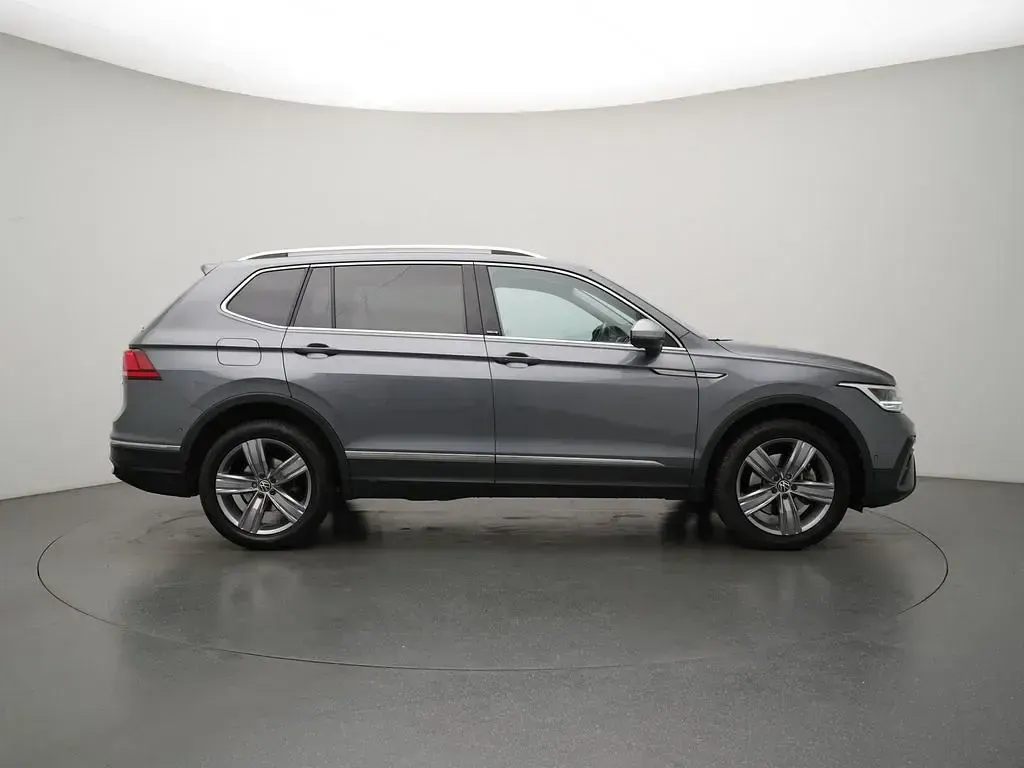 Gebraucht VW Tiguan Allspace Move 190 PS (139 kW) 2023 Grau SUV
