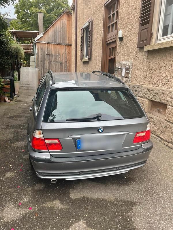 Grau Gebraucht 2004 BMW 316 Kombi | 1.850 € (Guter Preis) - Bild 1/4