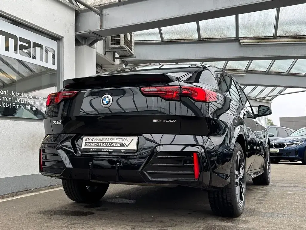 Gebraucht BMW X2 M Sport 170 PS (125 kW) 2025 Schwarz SUV