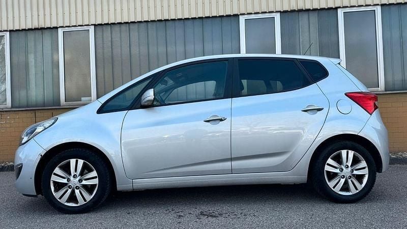 Gebraucht Hyundai ix20 116 PS (85 kW) 2016 Silber Kleinwagen