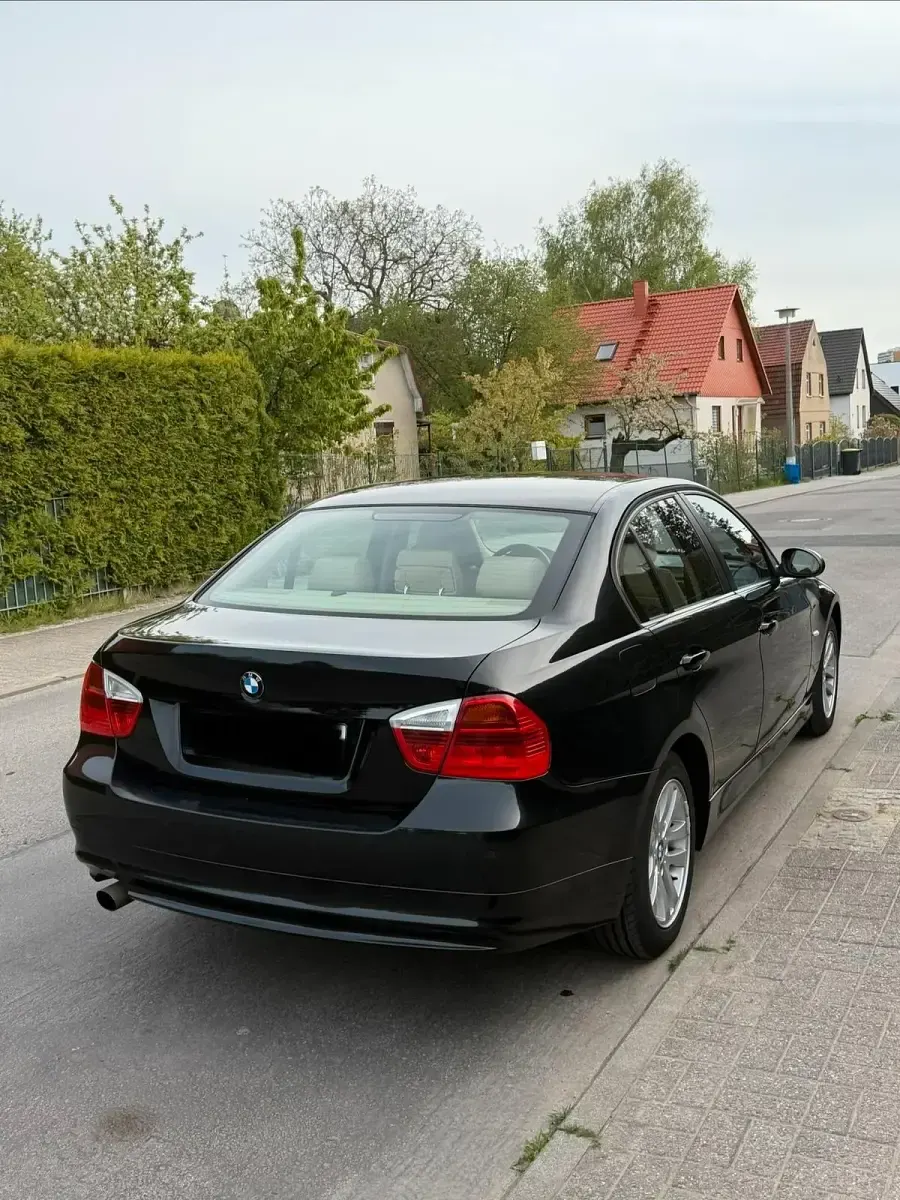 Gebraucht BMW 320 150 PS (110 kW) 2005 Schwarz Limousine