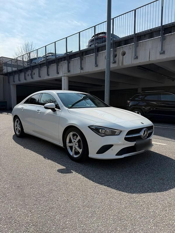 Gebraucht Mercedes CLA200 150 PS (110 kW) 2020 Weiß Limousine