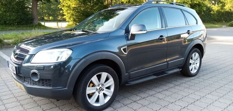 Grau Gebraucht 2007 Chevrolet Captiva LT SUV | 2.800 € (Superpreis) - Bild 1/4