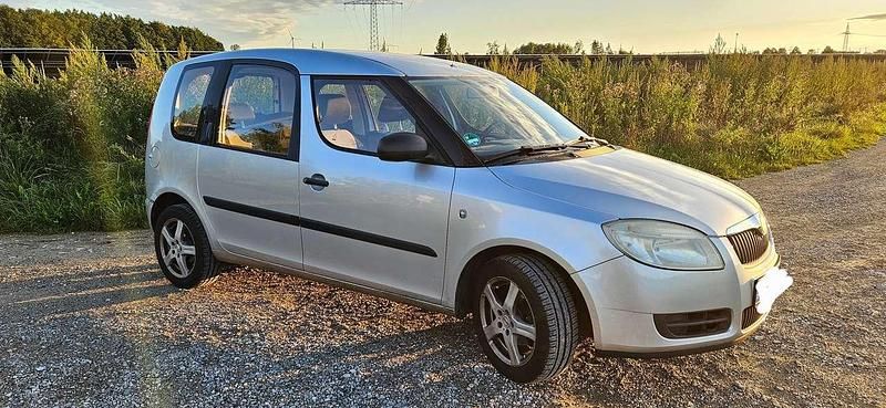 Silber Gebraucht 2009 Skoda Roomster Style Kombi | 1.399 € (Guter Preis) - Bild 1/4