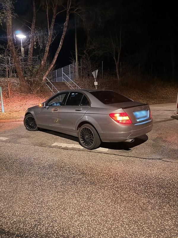 Gebraucht Mercedes C220 170 PS (125 kW) 2009 Grau Limousine