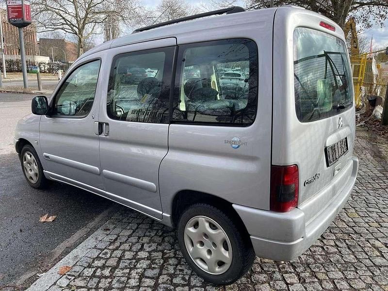 Gebraucht Citroën Berlingo 75 PS (55 kW) 2004 Silber Van / Kleinbus
