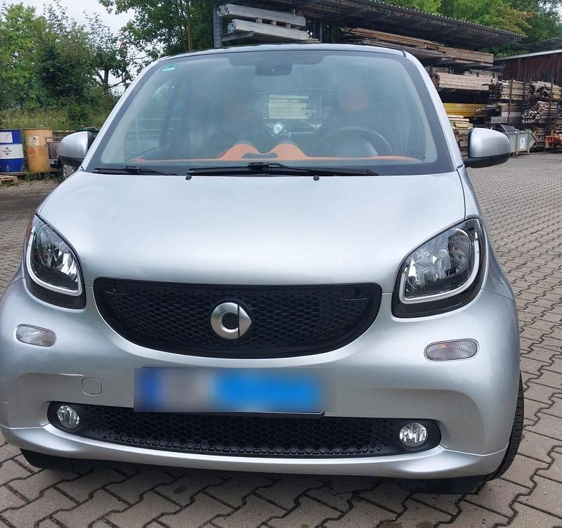 Silber Gebraucht 2015 Smart ForTwo Coupé Passion Kleinwagen | 7.950 € (Superpreis) - Bild 1/4