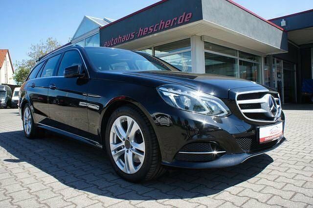Gebraucht Mercedes E350 252 PS (185 kW) 2014 Obsidianschwarz  metalliclack (metallic) Kombi