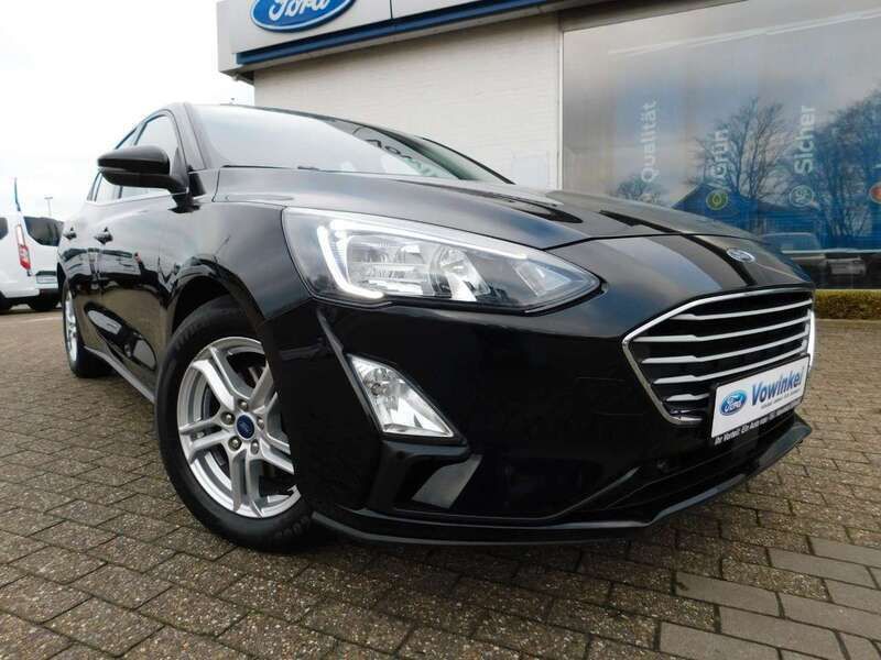 Grau Gebraucht 2021 Ford Focus Cool & Connect Limousine | 17.990 € (Etwas zu teuer) - Bild 1/4
