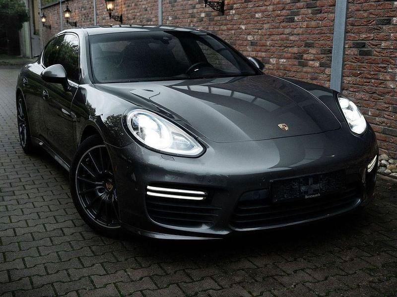 Grau Gebraucht 2017 Porsche Panamera GTS Sport Limousine | 45.800 € (Fairer Preis) - Bild 1/4
