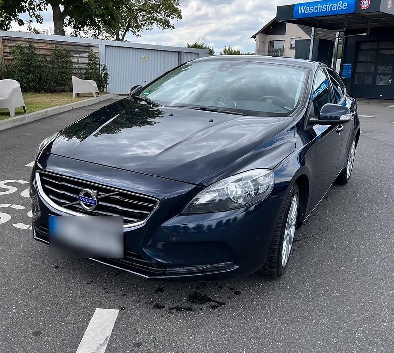 Gebraucht Volvo V40 150 PS (110 kW) 2015 Blau Kleinwagen