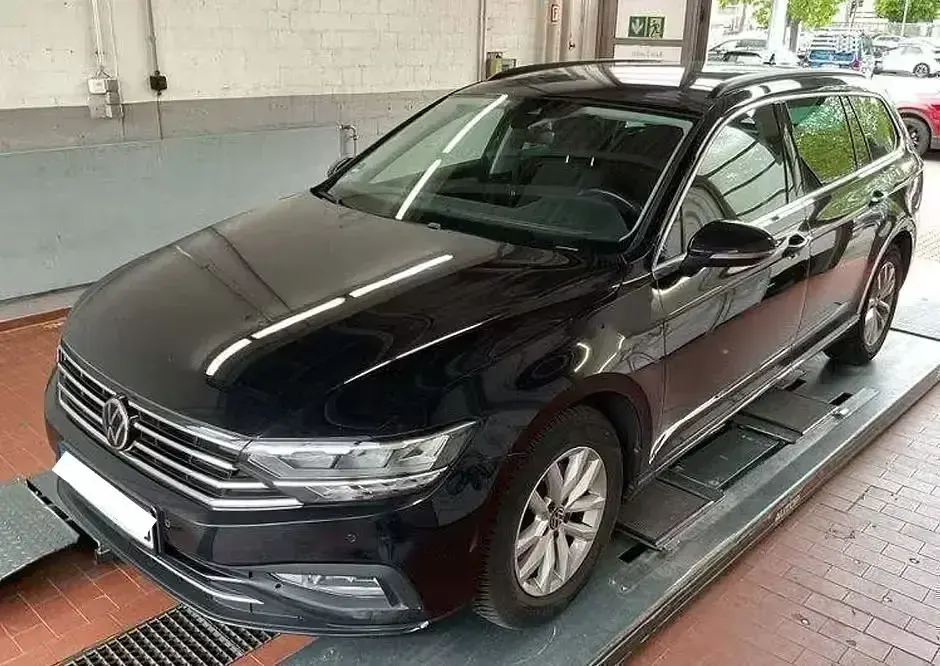 Gebraucht VW Passat Business 150 PS (110 kW) 2022 Kombi