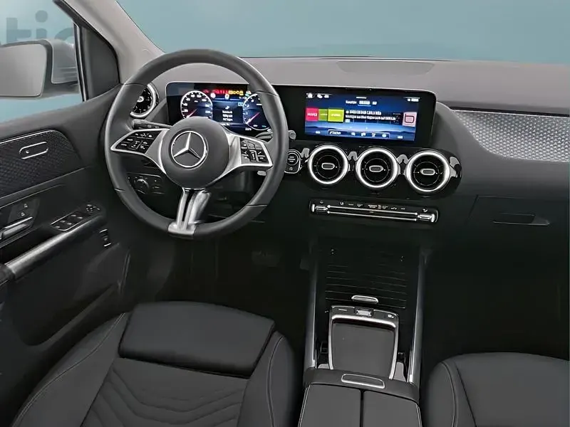 Gebraucht Mercedes B180 136 PS (100 kW) 2025 Silber Kleinwagen
