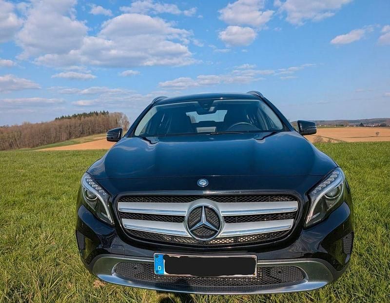 Gebraucht Mercedes GLA220 Edition 177 PS (130 kW) 2016 Schwarz SUV