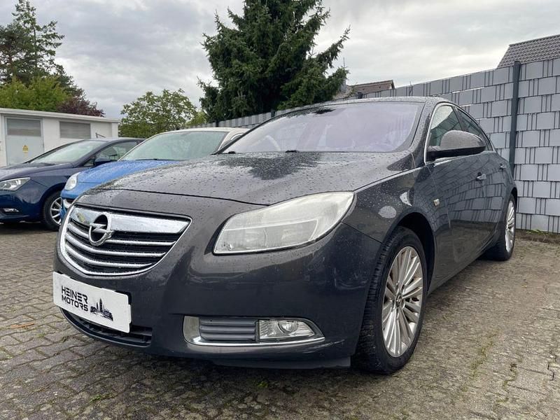 Grau Gebraucht 2012 Opel Insignia Limousine | 3.999 € (Fairer Preis) - Bild 1/4