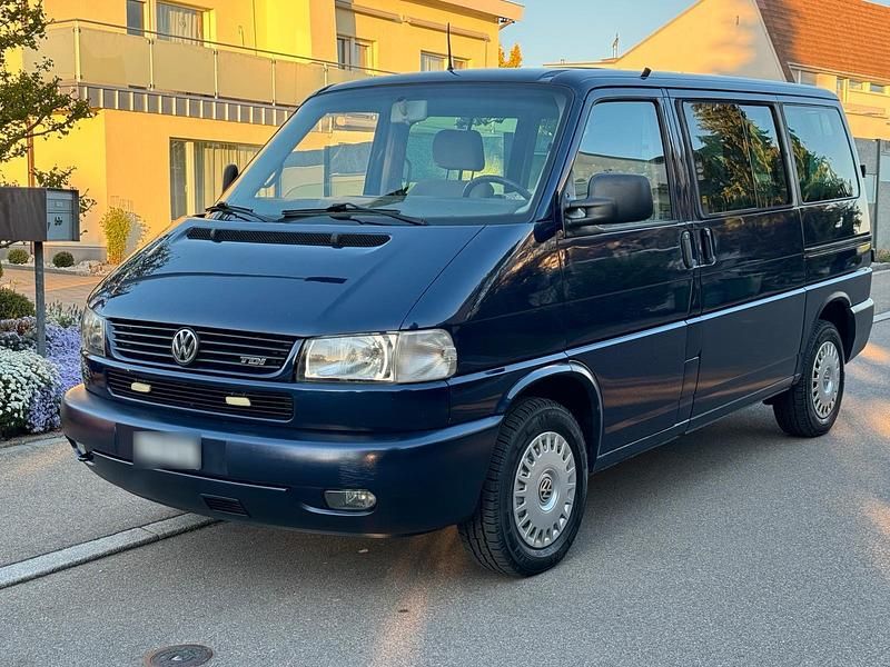 Second-hand VW Caravelle 102 CP (75 kW) 2001 Albastru Van