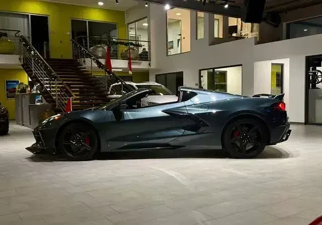 Używany Corvette Stingray 496 KM (364 kW) 2021 Szary Coupe