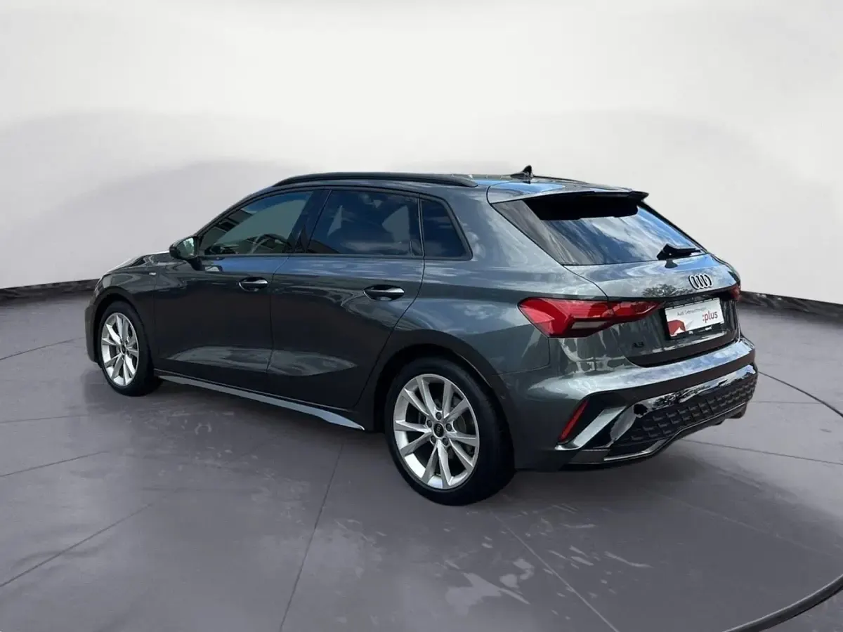 Gebraucht Audi A3 S-Line 150 PS (110 kW) 2025 Daytonagrau perleffekt Limousine