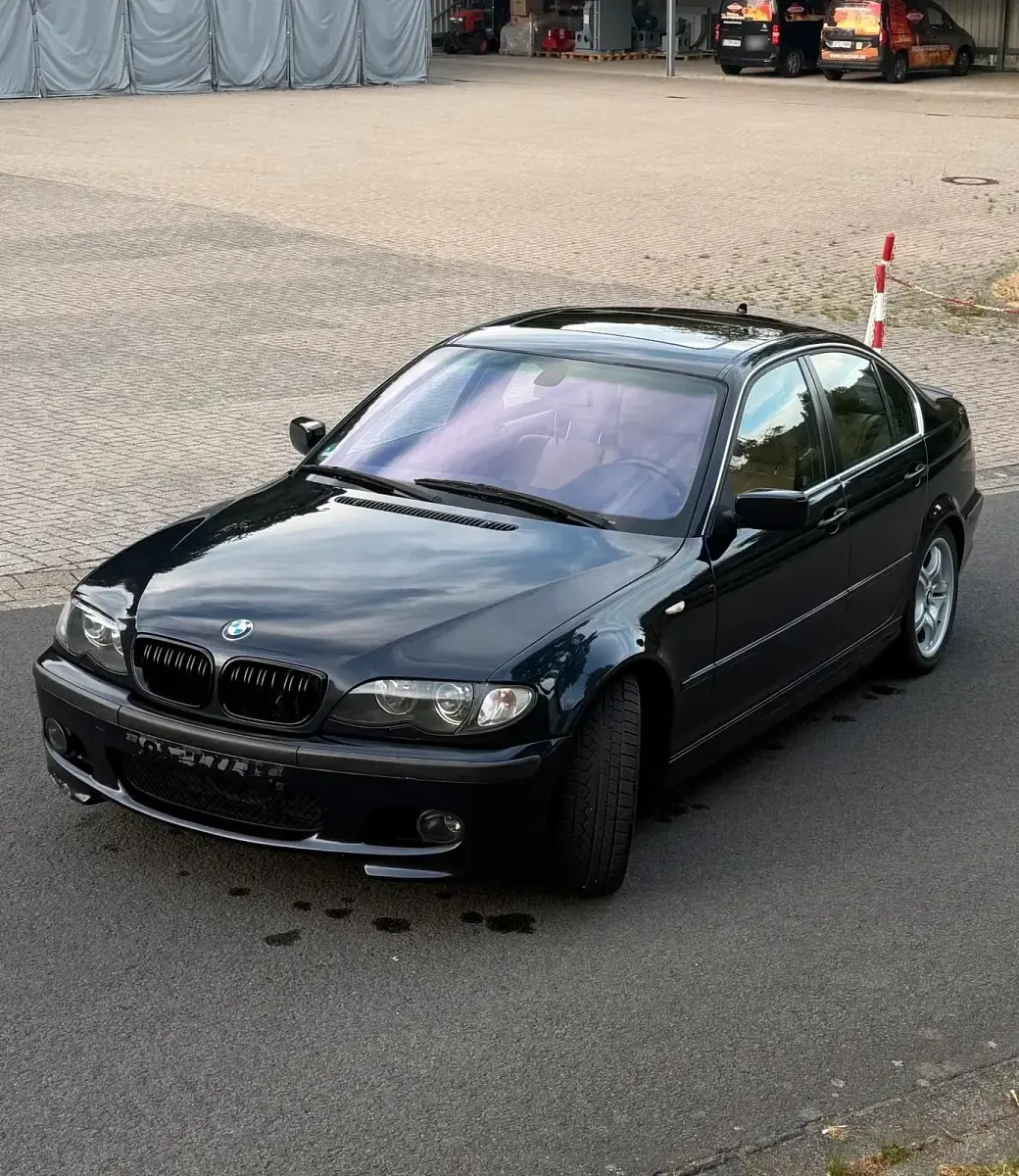 Gebraucht BMW 325 192 PS (141 kW) 2004 Blau Limousine
